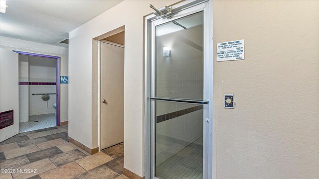 1810 E Blacklidge Dr Apt 102, Tucson, AZ 85719