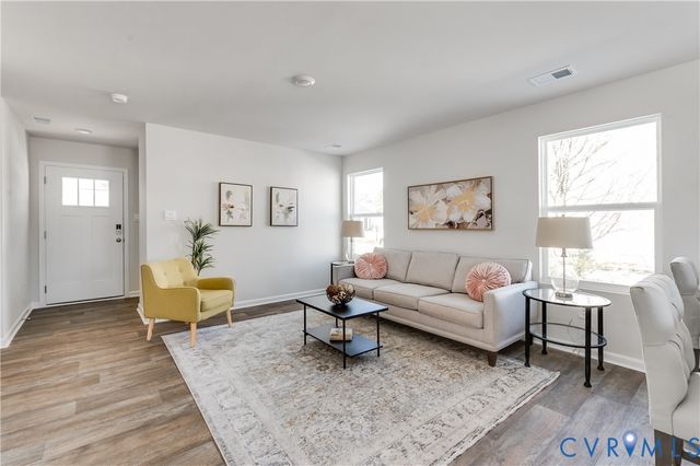 16 Our Way Dr, Kilmarnock, VA 22482