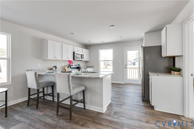 16 Our Way Dr, Kilmarnock, VA 22482