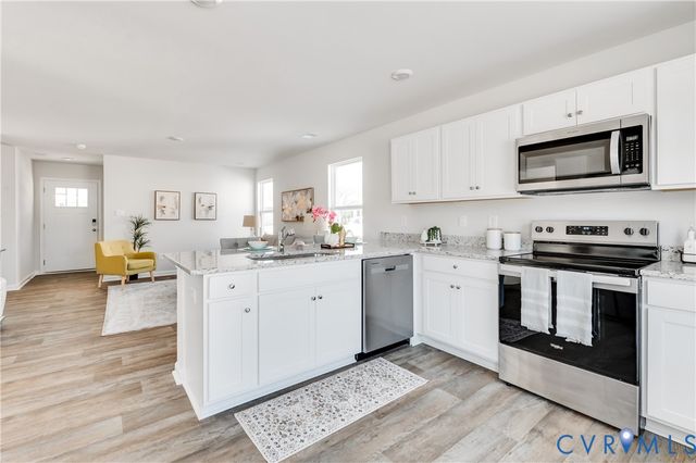 16 Our Way Dr, Kilmarnock, VA 22482