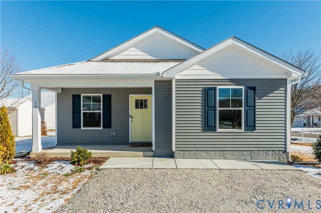 16 Our Way Dr, Kilmarnock, VA 22482