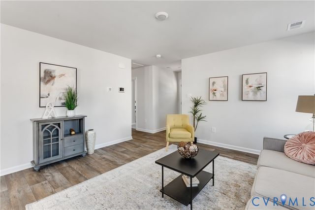 16 Our Way Dr, Kilmarnock, VA 22482