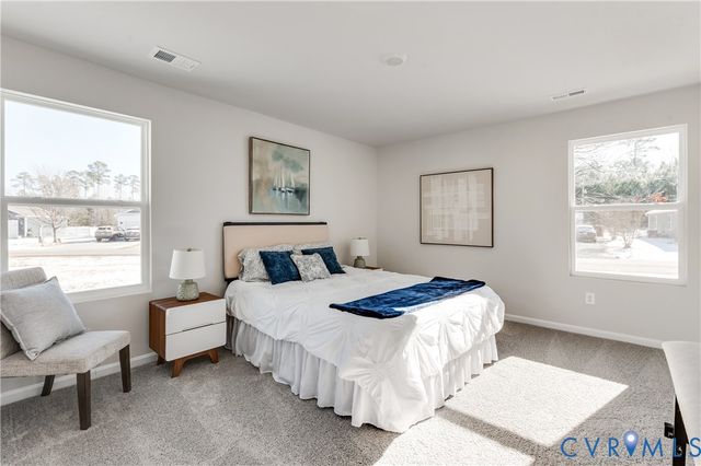 16 Our Way Dr, Kilmarnock, VA 22482