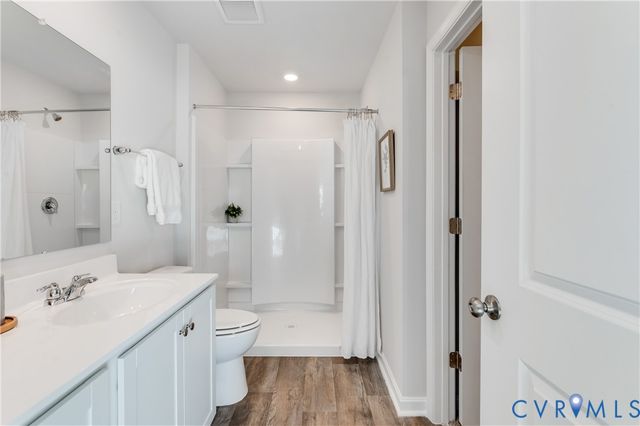 16 Our Way Dr, Kilmarnock, VA 22482