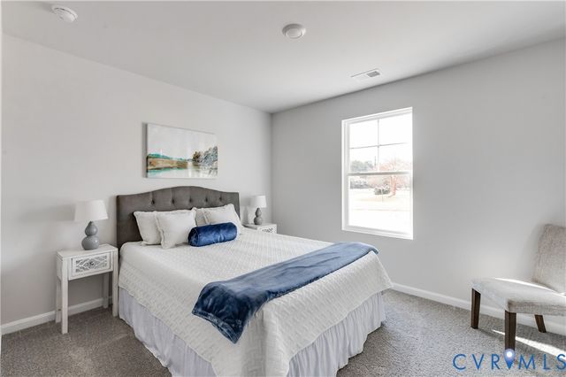 16 Our Way Dr, Kilmarnock, VA 22482