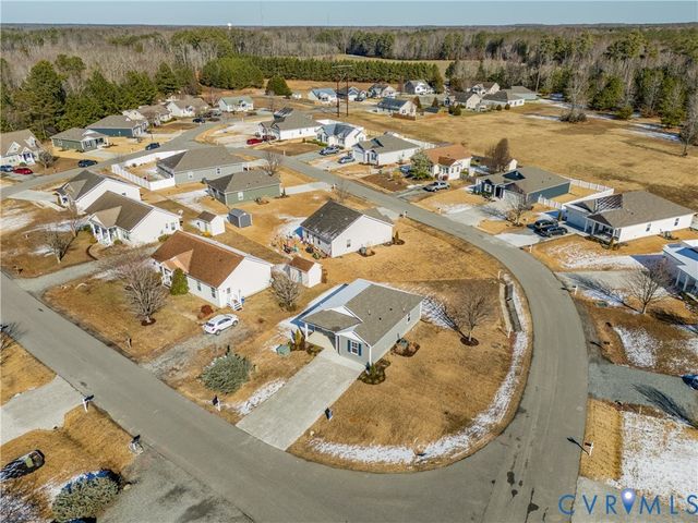 16 Our Way Dr, Kilmarnock, VA 22482