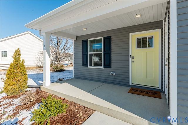 16 Our Way Dr, Kilmarnock, VA 22482