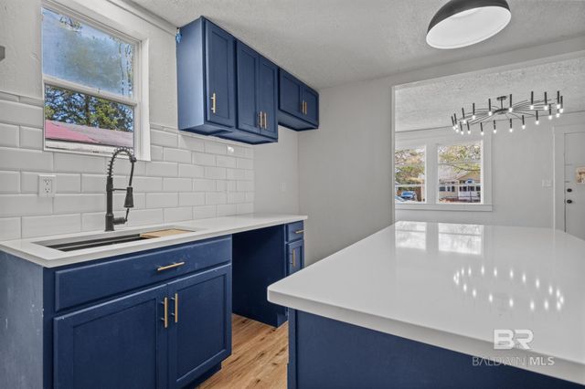 606 Dauphin Island Parkway, Mobile, AL 36606