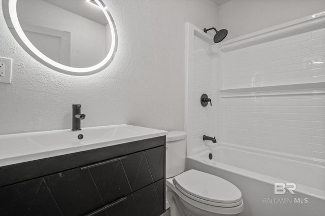 606 Dauphin Island Parkway, Mobile, AL 36606