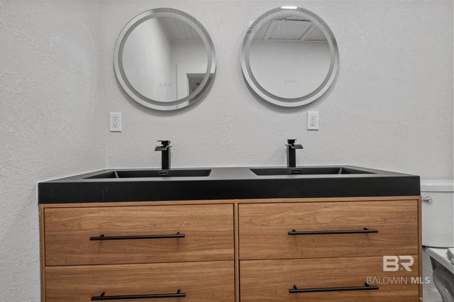 606 Dauphin Island Parkway, Mobile, AL 36606