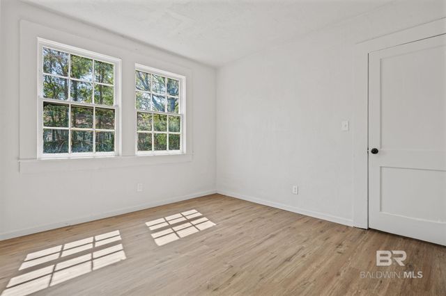 606 Dauphin Island Parkway, Mobile, AL 36606