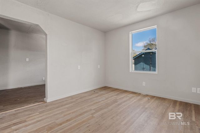 606 Dauphin Island Parkway, Mobile, AL 36606