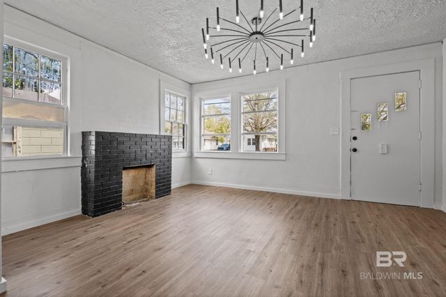 606 Dauphin Island Parkway, Mobile, AL 36606