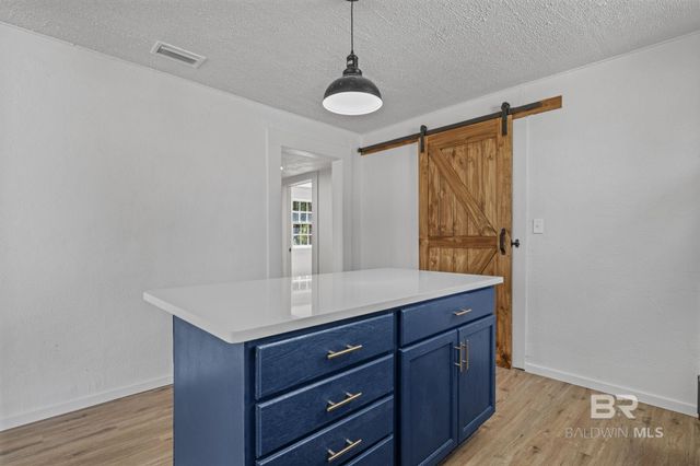 606 Dauphin Island Parkway, Mobile, AL 36606