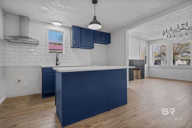 606 Dauphin Island Parkway, Mobile, AL 36606