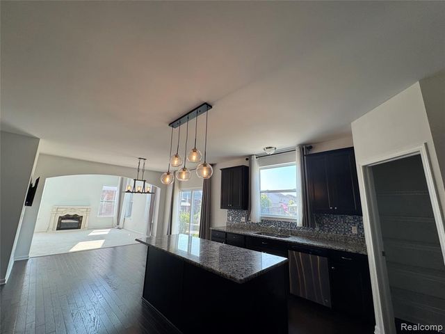 7722 Ryder, Utica, MI 48317