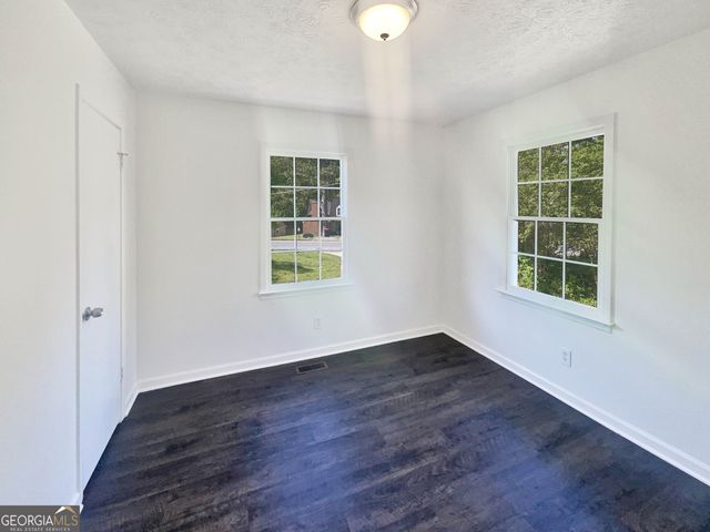 294 Farm Ridge Drive NE, Woodstock, GA 30188