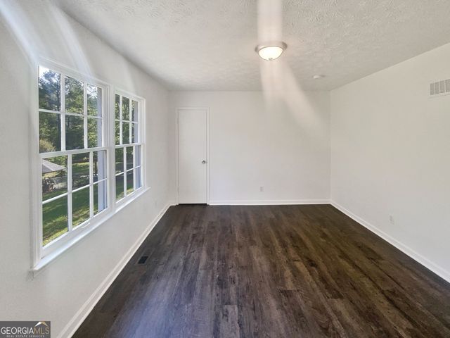 294 Farm Ridge Drive NE, Woodstock, GA 30188