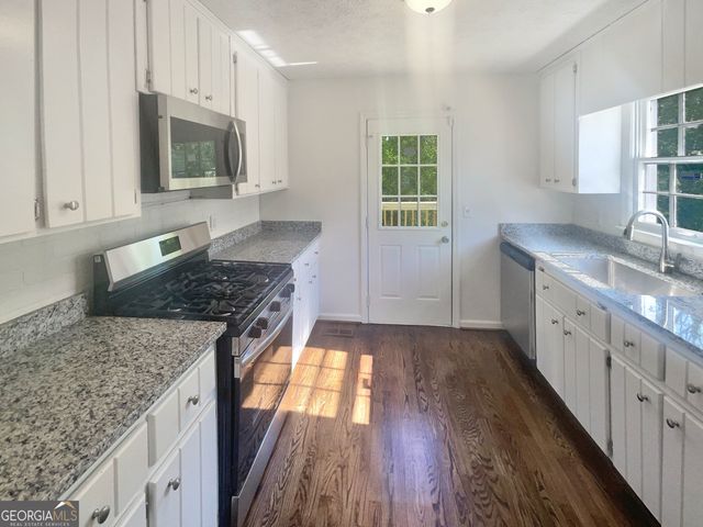 294 Farm Ridge Drive NE, Woodstock, GA 30188