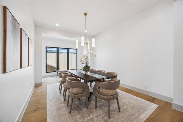 1341 Candlelight Lane, Houston, TX 77018