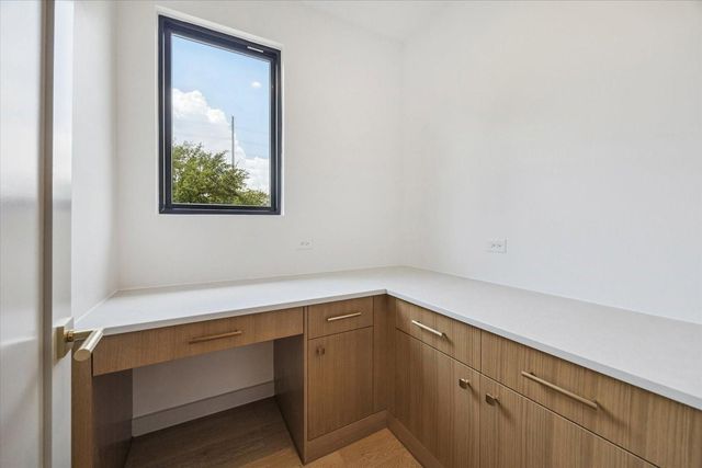 1341 Candlelight Lane, Houston, TX 77018