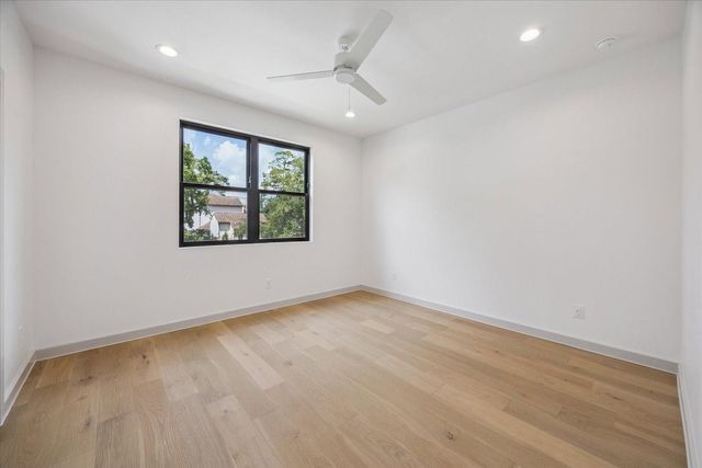 1341 Candlelight Lane, Houston, TX 77018