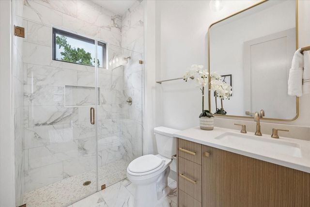 1341 Candlelight Lane, Houston, TX 77018