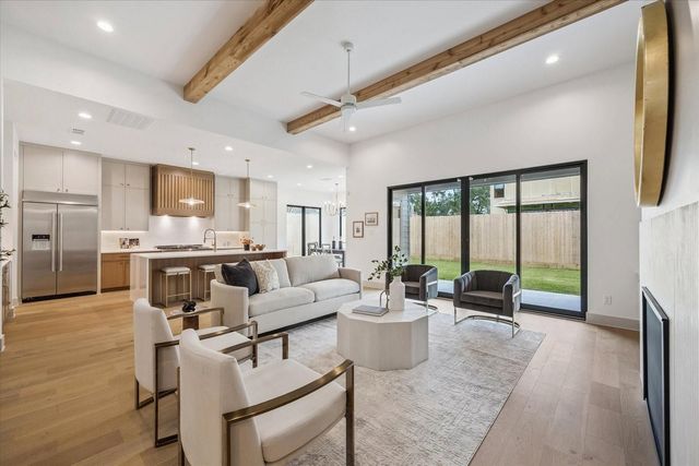 1341 Candlelight Lane, Houston, TX 77018