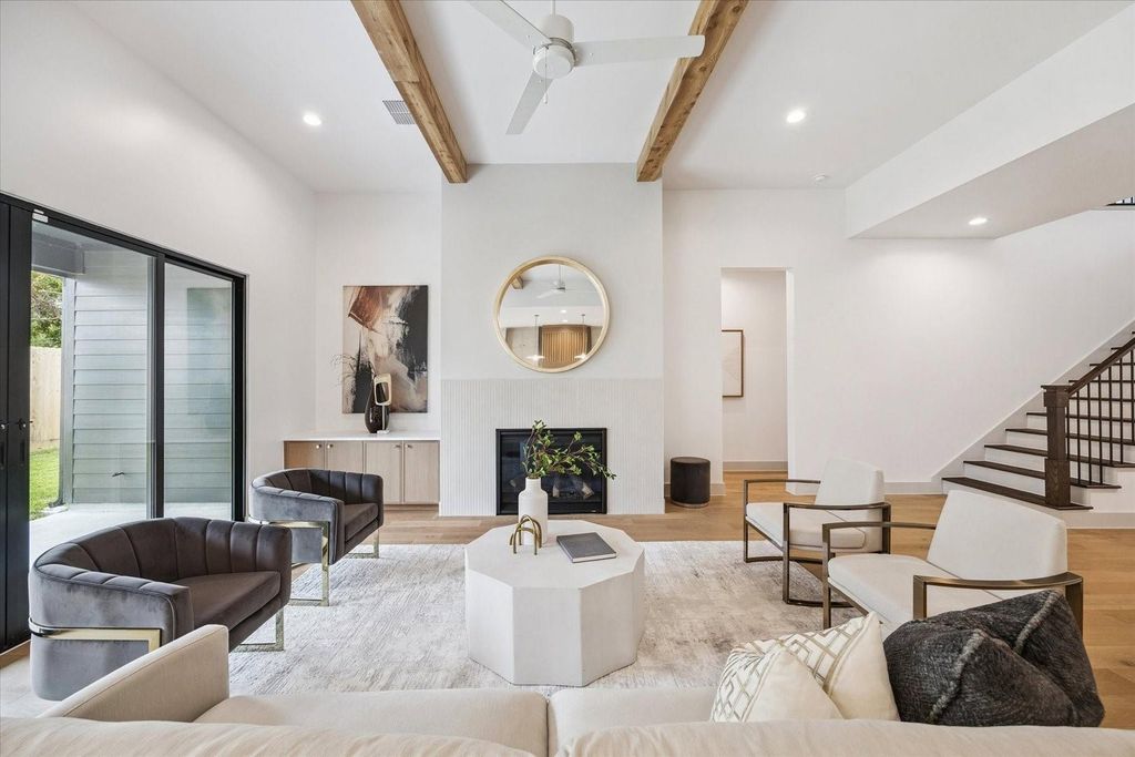 1341 Candlelight Lane, Houston, TX 77018