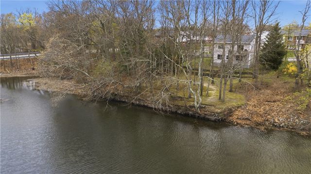 140 Beacon Park Drive, East Providence, RI 02915