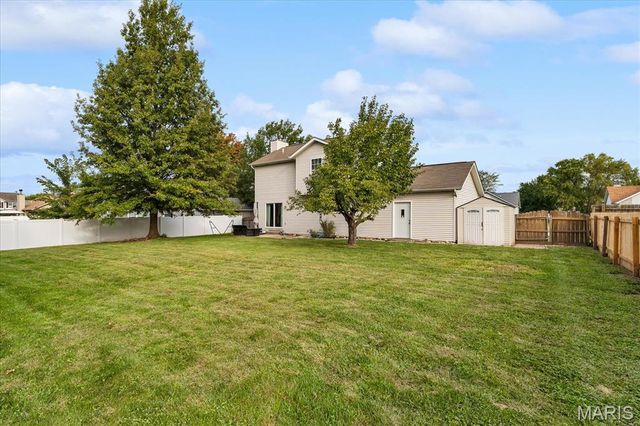 2014 Killarney Drive, Belleville, IL 62221