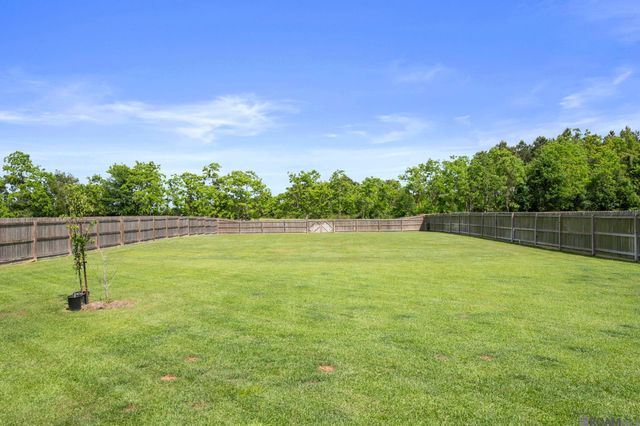 10239 Oak Colony Blvd, Baton Rouge, LA 70817