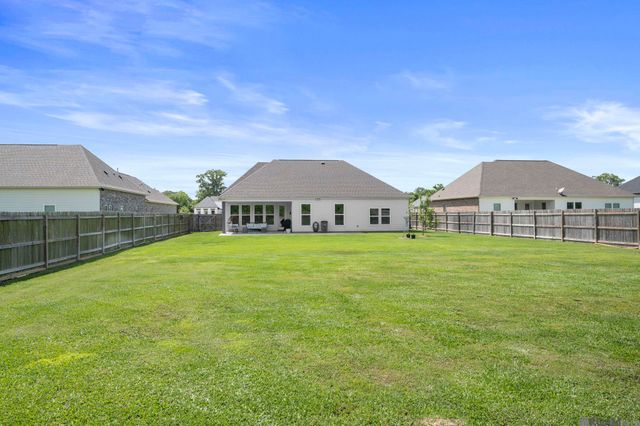 10239 Oak Colony Blvd, Baton Rouge, LA 70817
