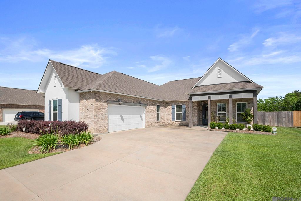 10239 Oak Colony Blvd, Baton Rouge, LA 70817