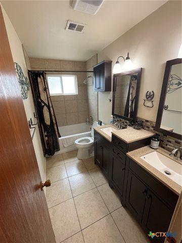 1221 Hallmark, Canyon Lake, TX 78133