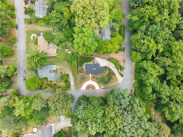2626 Rogers Lane, Winston-salem, NC 27106