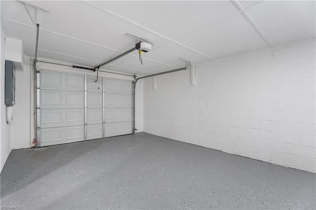 2626 Rogers Lane, Winston-salem, NC 27106