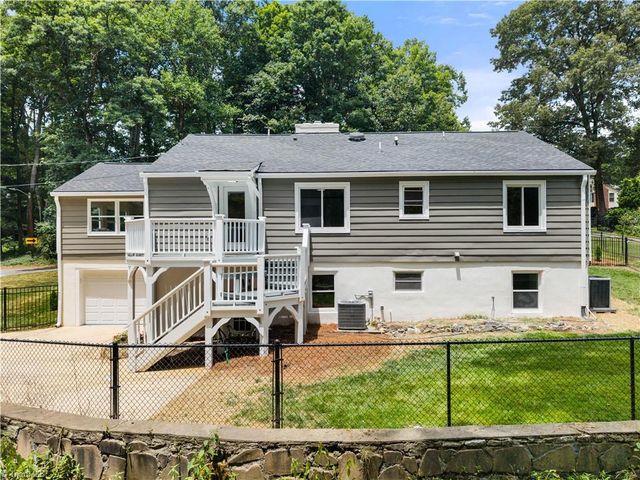 2626 Rogers Lane, Winston-salem, NC 27106