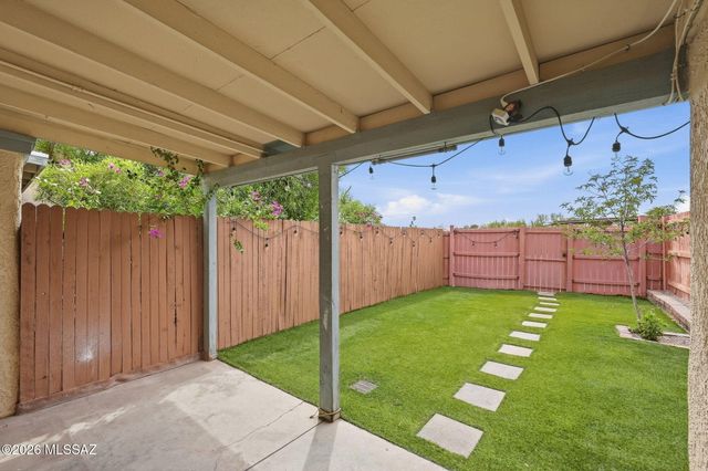 2604 W Ironcrest Drive W, Tucson, AZ 85745