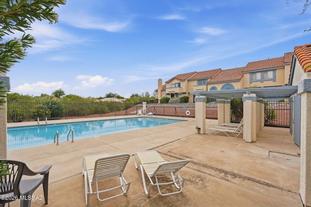2604 W Ironcrest Drive W, Tucson, AZ 85745