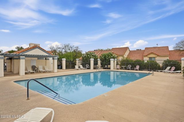 2604 W Ironcrest Drive W, Tucson, AZ 85745