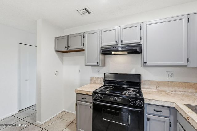 2604 W Ironcrest Drive W, Tucson, AZ 85745