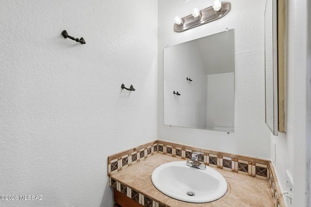 2604 W Ironcrest Drive W, Tucson, AZ 85745