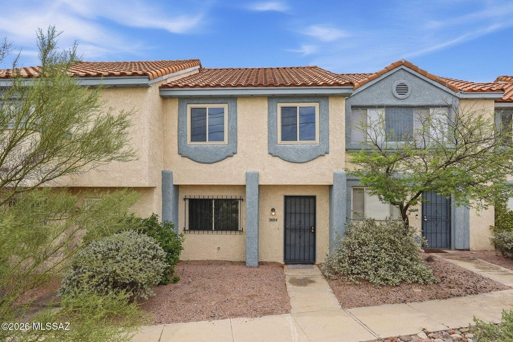2604 W Ironcrest Drive W, Tucson, AZ 85745