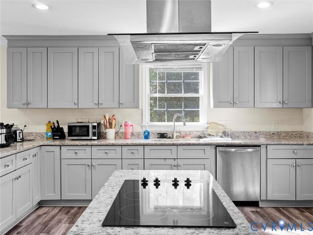 1920 Meadow Rd, Sandston, VA 23150