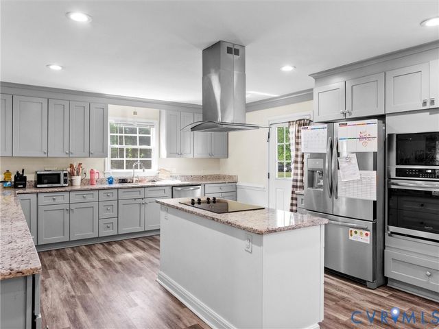 1920 Meadow Rd, Sandston, VA 23150