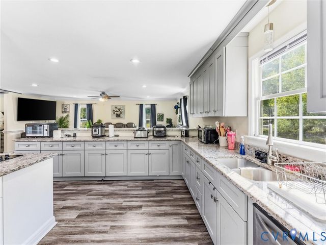 1920 Meadow Rd, Sandston, VA 23150