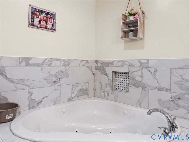 1920 Meadow Rd, Sandston, VA 23150