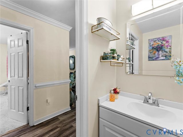 1920 Meadow Rd, Sandston, VA 23150