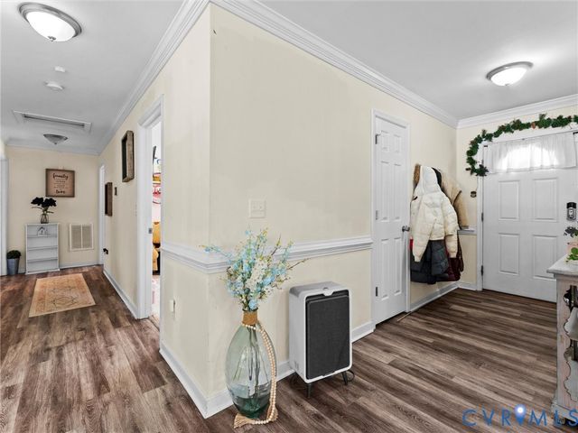 1920 Meadow Rd, Sandston, VA 23150